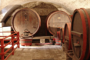 Un angolo della grande cantina padronale